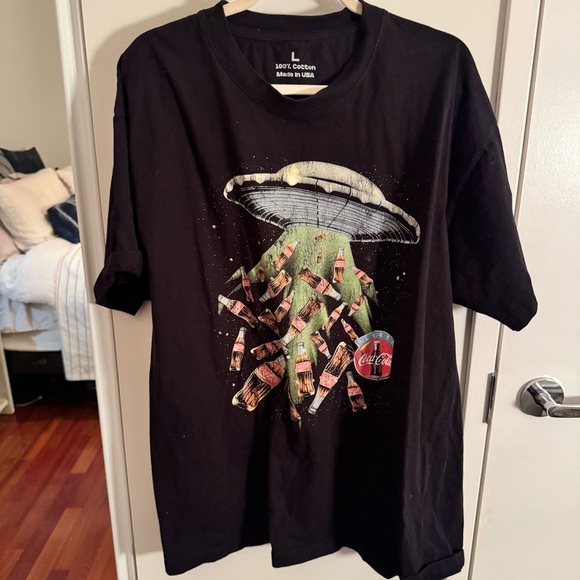 VINTAGE reproduction Coca Cola ufo t-shirt - Picture 2 of 4